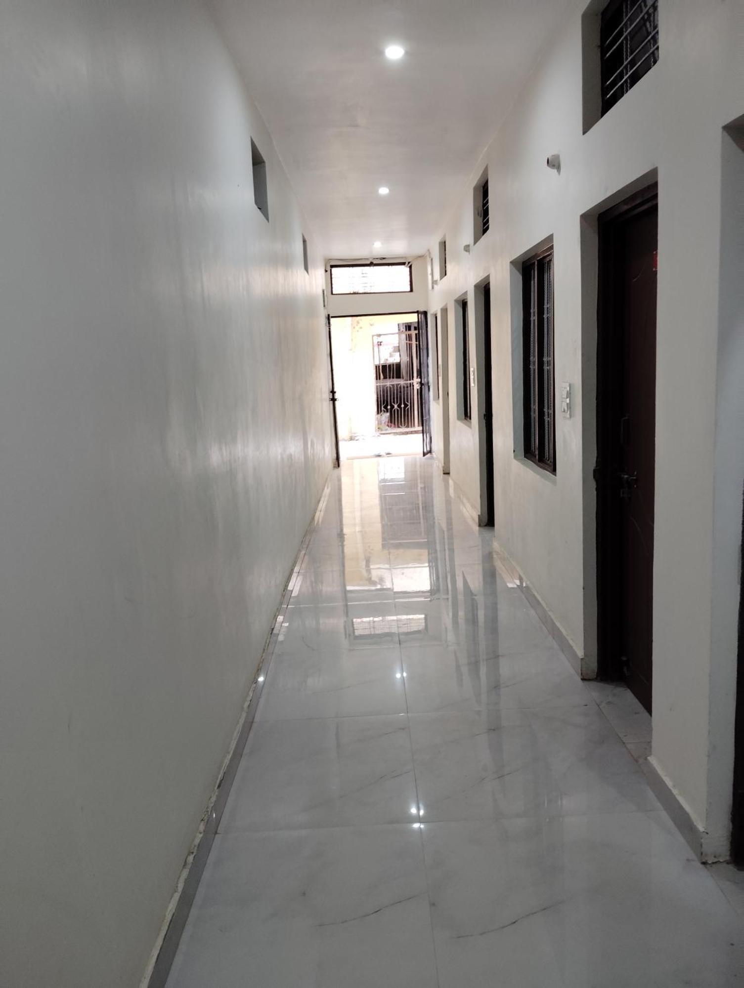 Hotel Narayana Residency Gupta Kashi Экстерьер фото